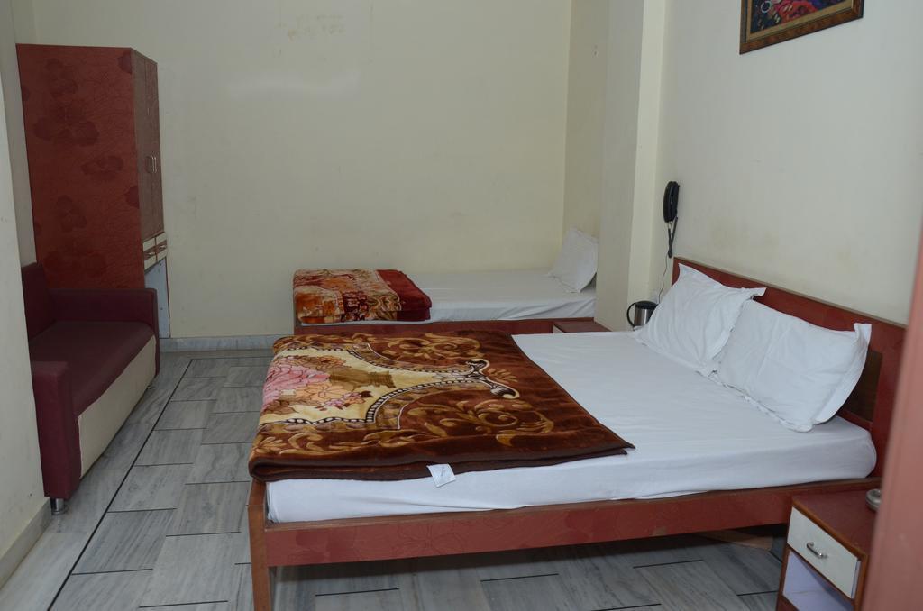ג'איפור Oyo 15242 Hotel Rathi Palace חדר תמונה
