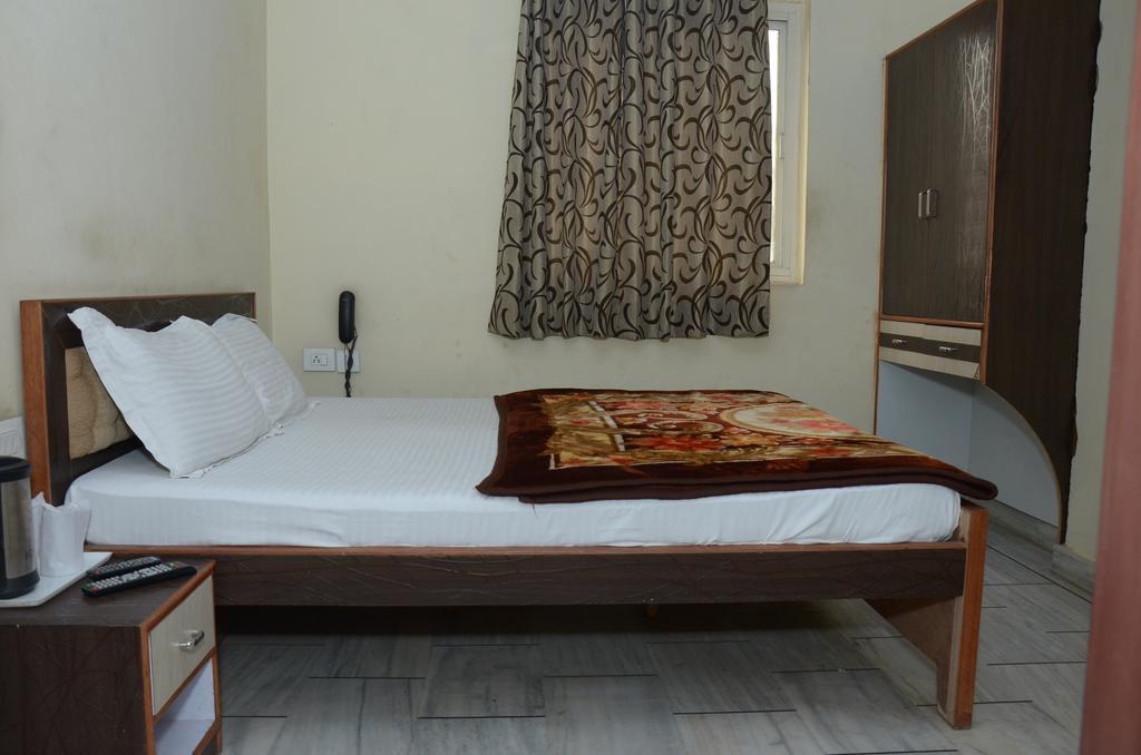 ג'איפור Oyo 15242 Hotel Rathi Palace מראה חיצוני תמונה