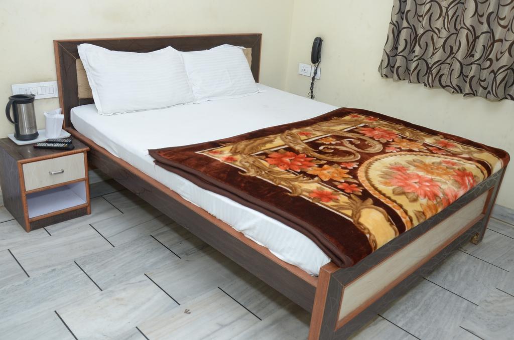 ג'איפור Oyo 15242 Hotel Rathi Palace מראה חיצוני תמונה